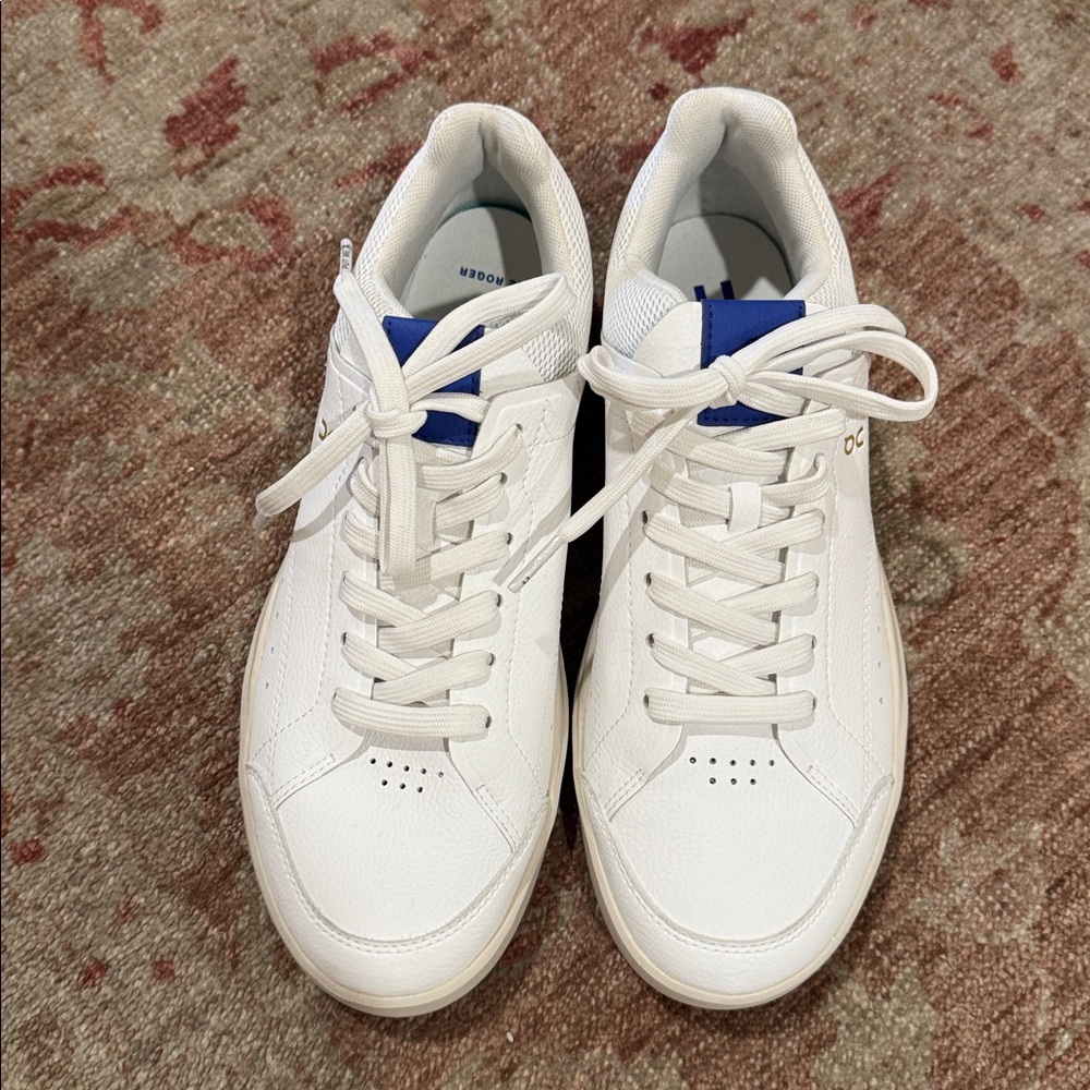 NWOB OnCloud The Roger White & Blue Tennis Shoe- Size 8.5